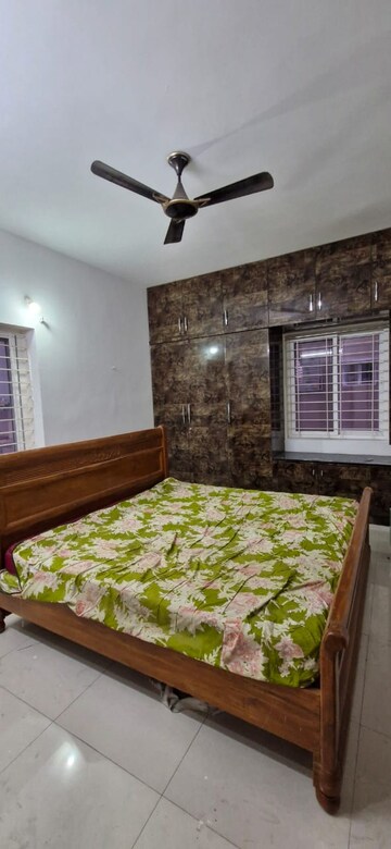 Bedroom in 3 BHK Builder Floor at Kondapur – for Rent