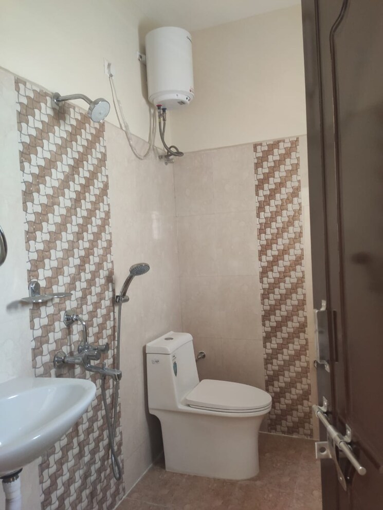 Bathroom, kondapur 3 Bedroom 1800 Sq.Ft. Builder Floor In Kondapur Hyderabad 8852496