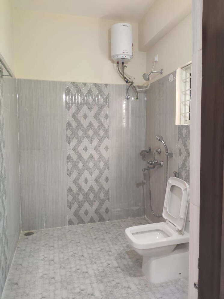 Bathroom, kondapur 3 Bedroom 1800 Sq.Ft. Builder Floor In Kondapur Hyderabad 8852496