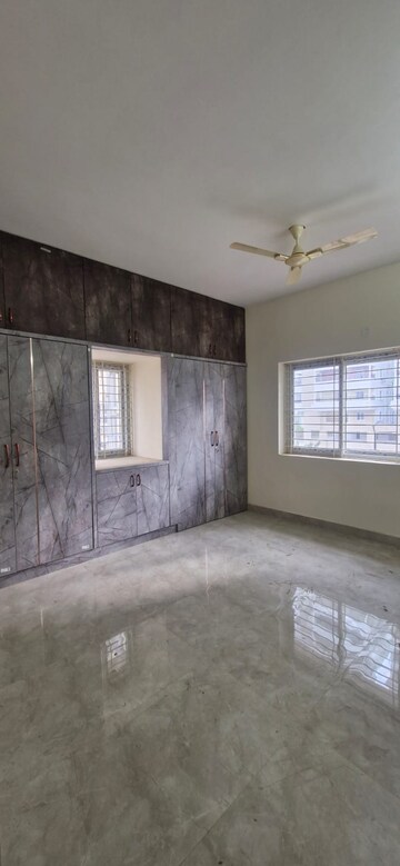 Room in 3 BHK Builder Floor at Kondapur – for Rent