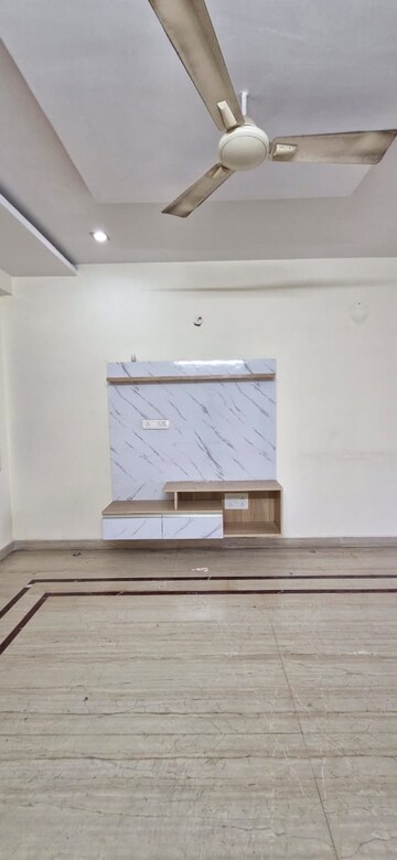 Furnished Amenities in 3 BHK Builder Floor at Kondapur – for Rent