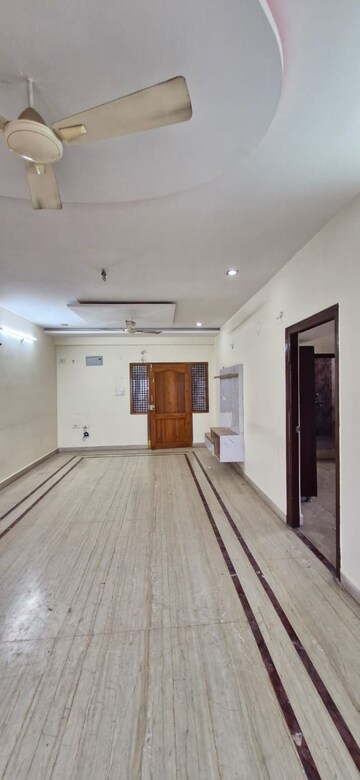 Building Lobby in 3 BHK Builder Floor at Kondapur – for Rent