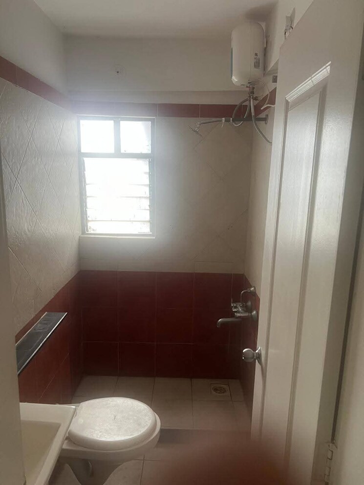 Bathroom, sky-one-kalyani-nagar 2 Bedroom 550 Sq.Ft. Apartment In Kalyani Nagar Pune 8852514