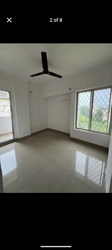 Room in 2 BHK Apartment at Gulmohar Complex CHS, Sainath Nagar – for Rent