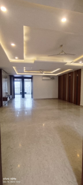 3 BHK + Servant Room Builder Floor For Rent in SS Mayfield Gardens