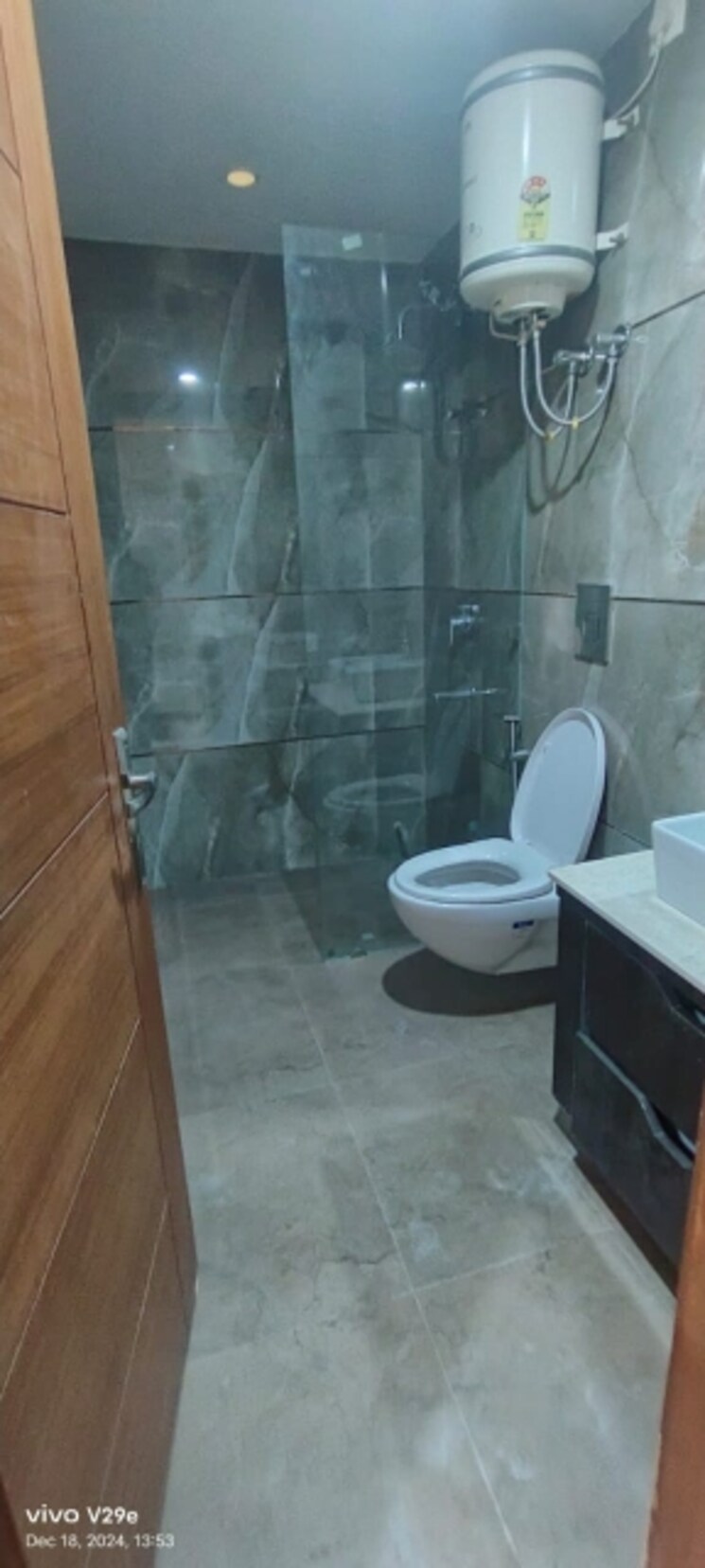 Bathroom, ss-mayfield-gardens 3 Bedroom 2150 Sq.Ft. Builder Floor In Sector 51 Gurgaon 8852579