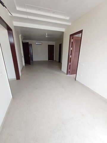 3 BHK Builder Floor For Rent in Sector 15