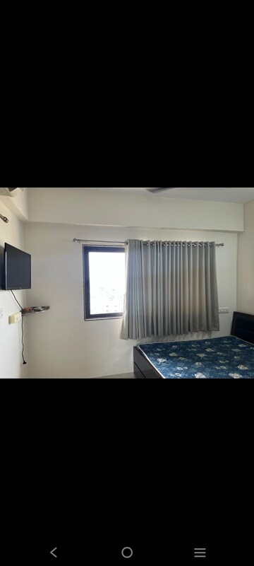 Room in 3 BHK Apartment at Gala Luxuria, South Bopal – for Rent