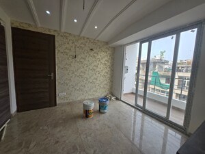 Room in 3 BHK Apartment at Sector 20 – for Sale