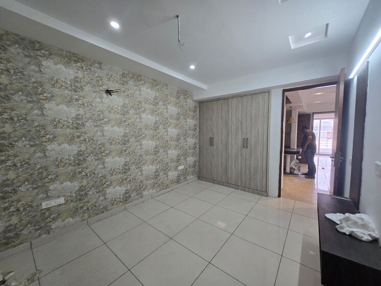 Room, sector 20 3 Bedroom 1550 Sq.Ft. Apartment In Sector 20 Panchkula 8852643