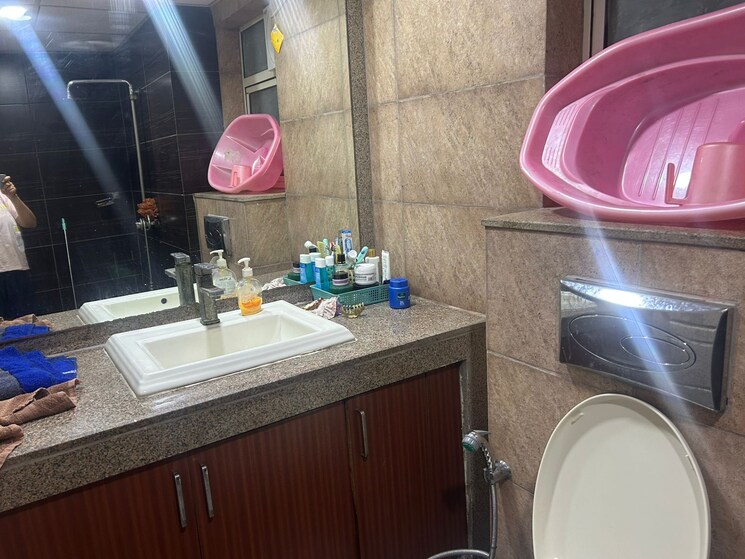 Bathroom, raheja-vedaanta 3 Bedroom 1833 Sq.Ft. Apartment In Sector 108 Gurgaon 8852672