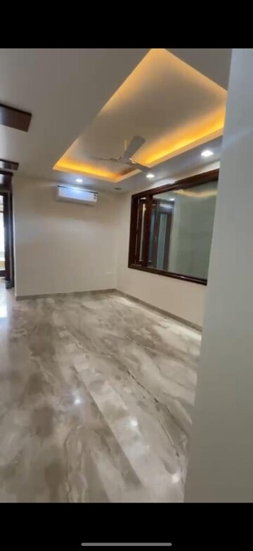 Room in 4 BHK Builder Floor at Greater Kailash I – for Sale