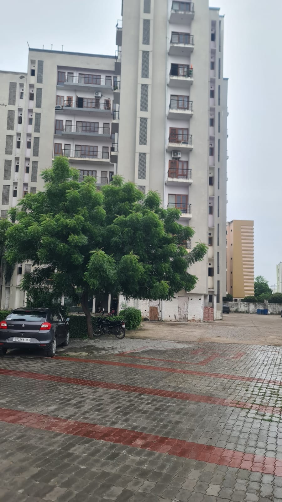 2 BHK + Extra Room Apartment For Rent in Rose Tawer Jankipuram Luc