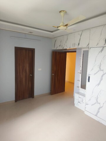 Room in 3 BHK Apartment at Kr Puram – for Rent