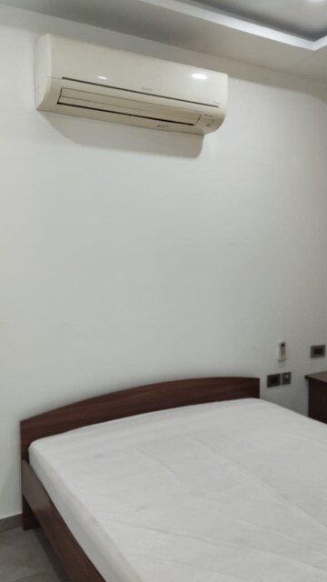 Room in 4 BHK Apartment at Babukhan Lakefront, Kokapet – for Rent