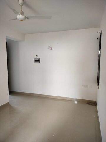 Room in 2 BHK Apartment at Sector 33 – for Rent