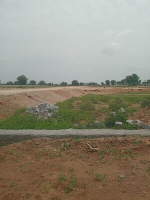  Plot For Sale in Peddakaparthy