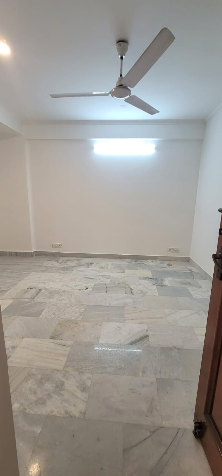 Room, east of kailash 4 Bedroom 2600 Sq.Ft. Builder Floor In East Of Kailash Delhi 8852876