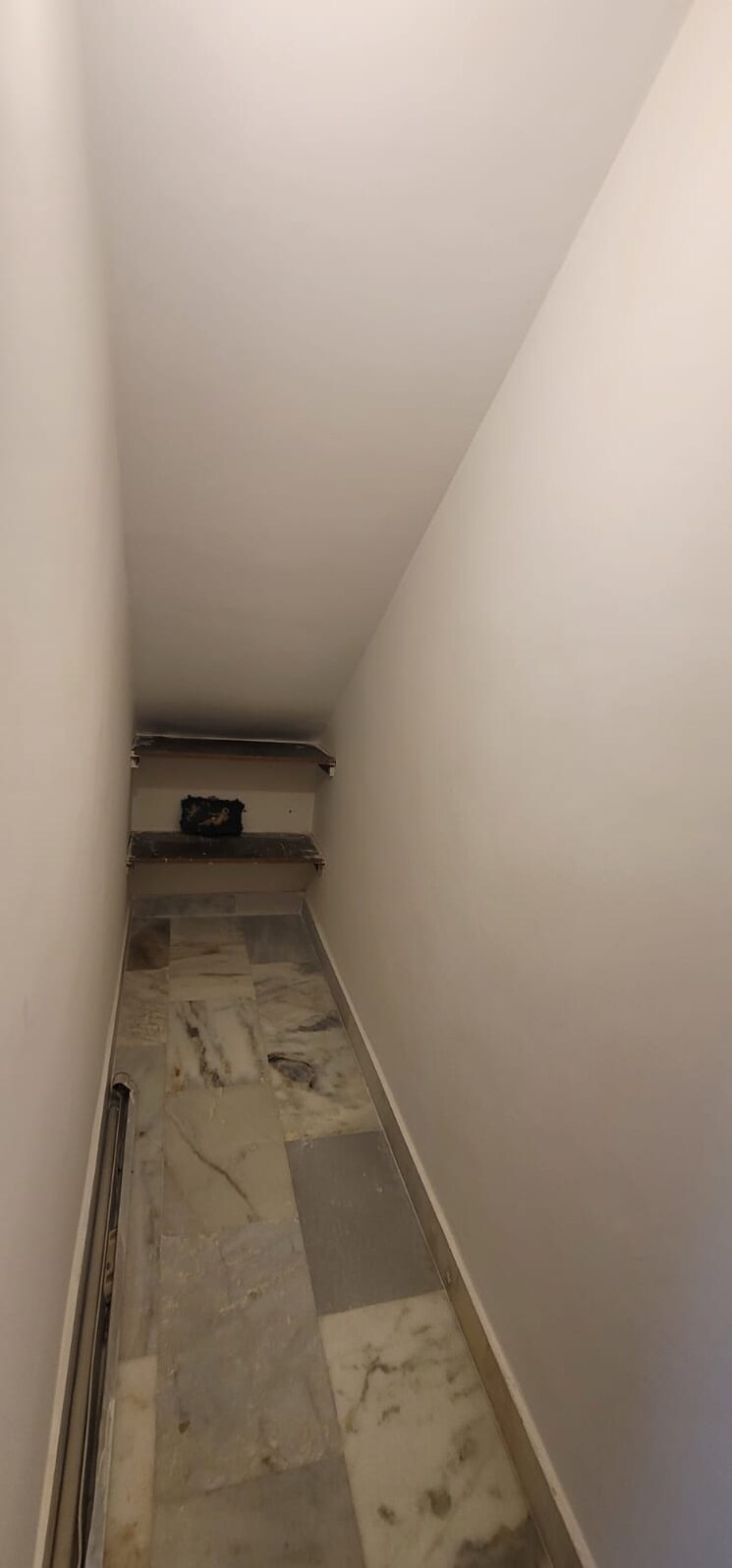 Room, east of kailash 4 Bedroom 2600 Sq.Ft. Builder Floor In East Of Kailash Delhi 8852876