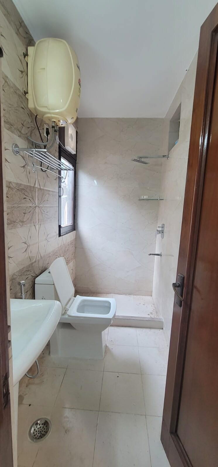 Bathroom, east of kailash 4 Bedroom 2600 Sq.Ft. Builder Floor In East Of Kailash Delhi 8852876