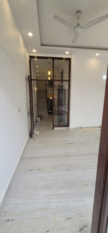 Room in 4 BHK Builder Floor at East Of Kailash – for Rent