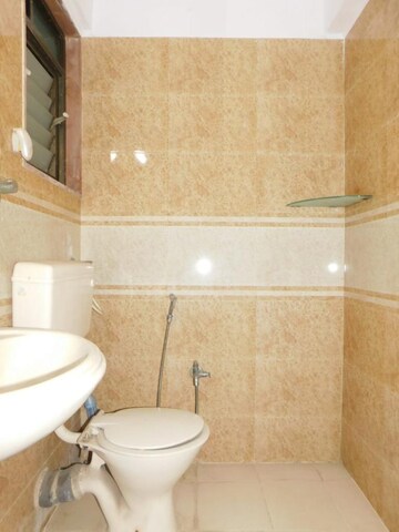 Bathroom in 1 BHK Builder Floor at Sector 42 – for Rent