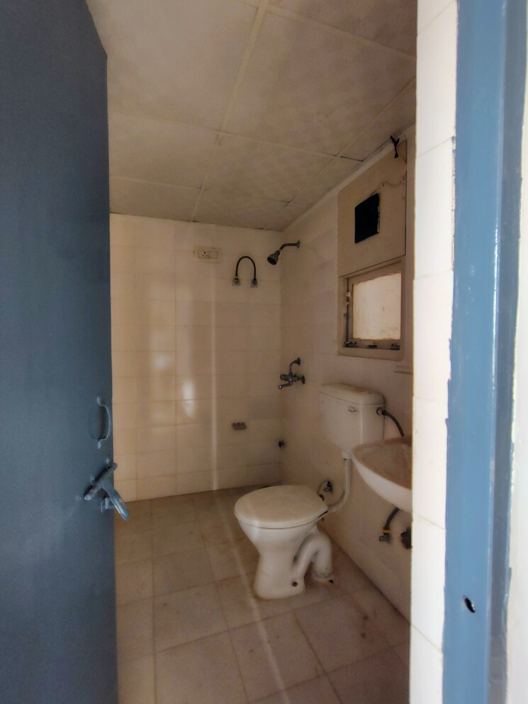 Bathroom, adore-happy-homes 2 Bedroom 505 Sq.Ft. Apartment In Sector 86 Faridabad 8852938