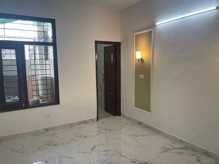 Room, dhakoli 2 Bedroom 117 Sq.Yd. Apartment In Dhakoli Zirakpur 8852934