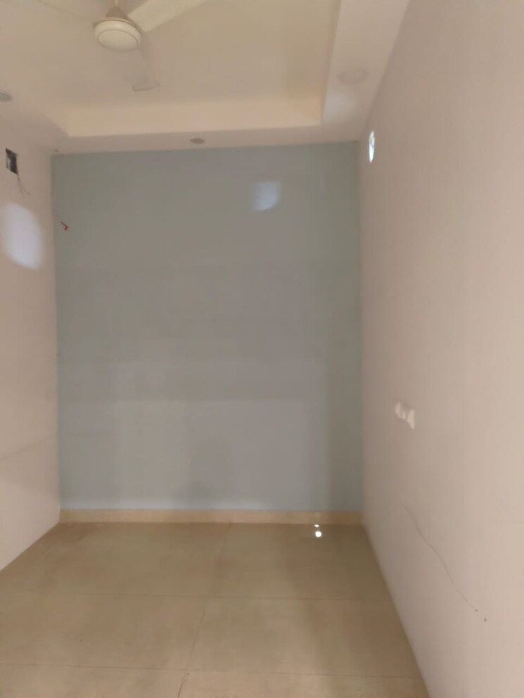 Team Area, green park extension Commercial Office Space 2000 Sq.Ft. In Green Park Extension Delhi 8852924