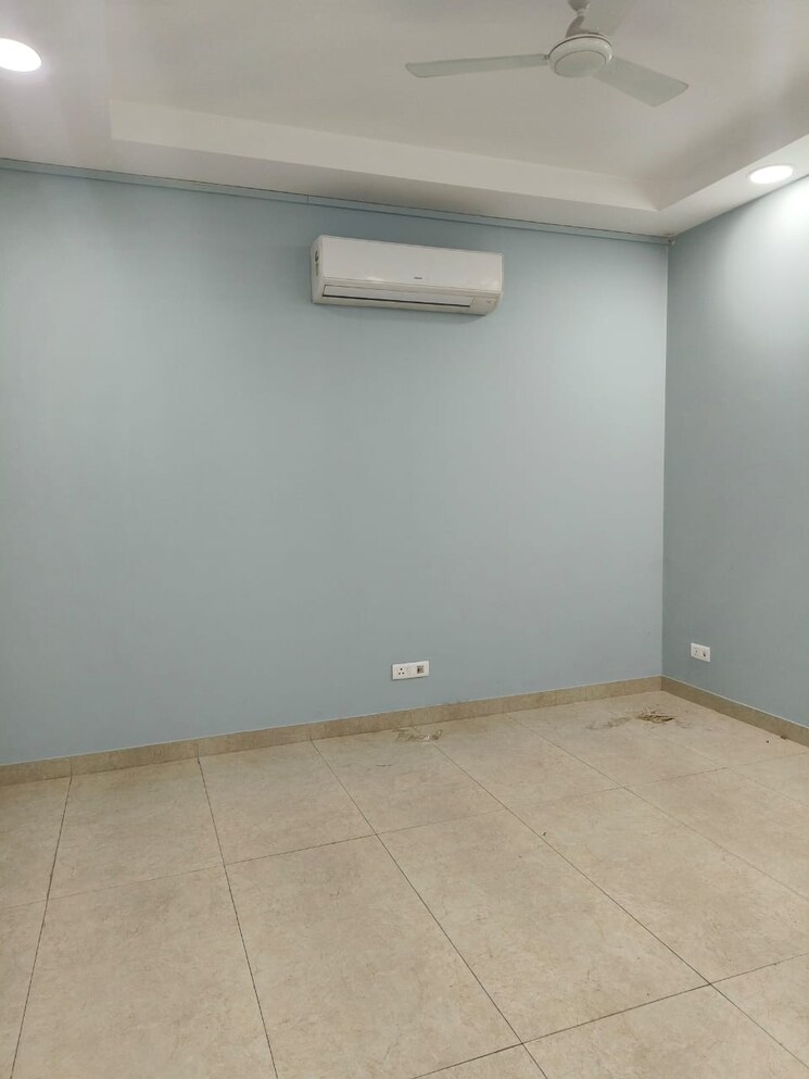 Team Area, green park extension Commercial Office Space 2000 Sq.Ft. In Green Park Extension Delhi 8852924