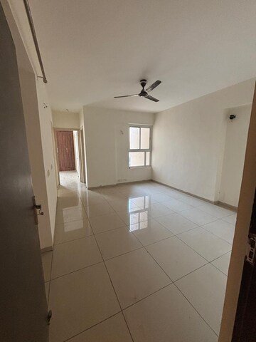 Room in 2 BHK Apartment at Wave Dream Homes, Wave City – for Rent
