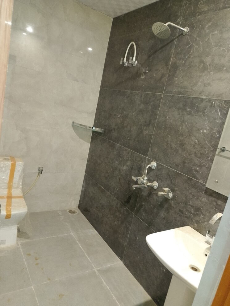 Bathroom, gomti nagar 2 Bedroom 3200 Sq.Ft. Independent House In Gomti Nagar Lucknow 8852942