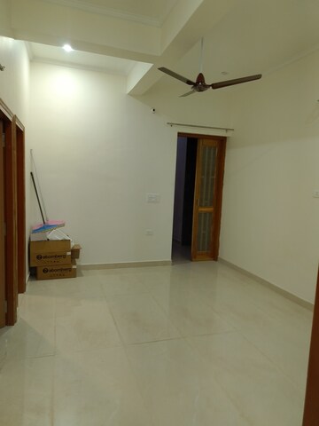 Room in 2 BHK Independent House at Gomti Nagar – for Rent