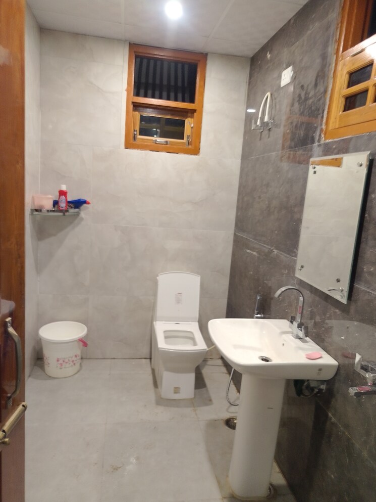 Bathroom, gomti nagar 2 Bedroom 3200 Sq.Ft. Independent House In Gomti Nagar Lucknow 8852942