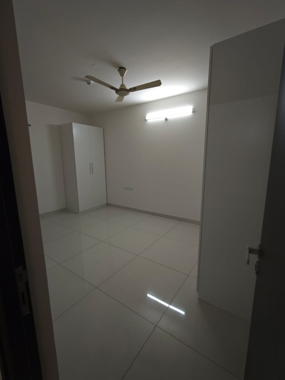 2.5 BHK + Pooja Room Apartment For Rent in Aparna Sarovar Zicon