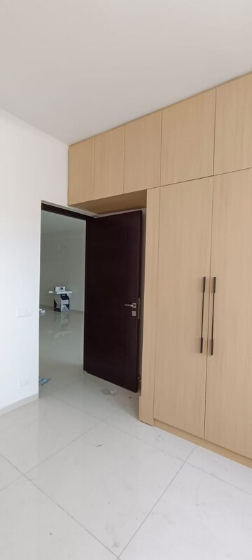Room in 2 BHK Apartment at Aparna Sarovar Zicon, Nallagandla – for Rent