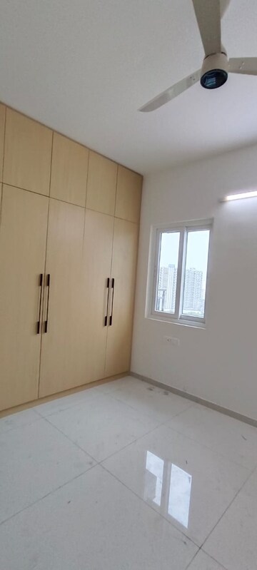 Room in 2 BHK Apartment at Aparna Sarovar Zicon, Nallagandla – for Rent