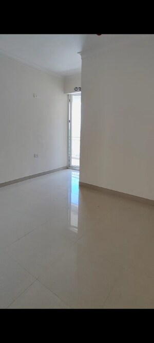 Room in 2.5 BHK Apartment at Pareena Coban Residences, Sector 99a – for Sale