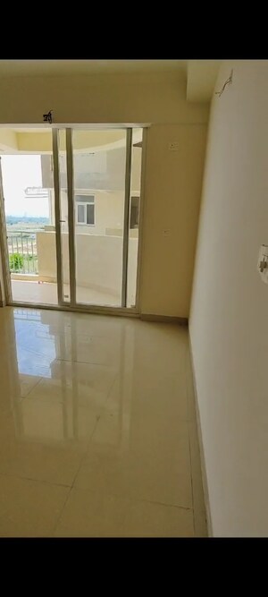 Room in 2.5 BHK Apartment at Pareena Coban Residences, Sector 99a – for Sale