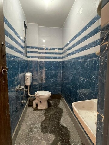 Bathroom in 1 BHK Builder Floor at Saket – for Rent