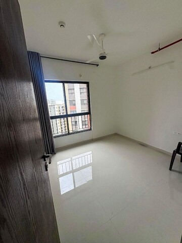 Room in 2 BHK Apartment at Shapoorji Pallonji Sensorium, Hinjewadi – for Rent