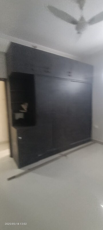 Room in 3 BHK Apartment at T Homes Phase 1, Siddharth Vihar – for Rent