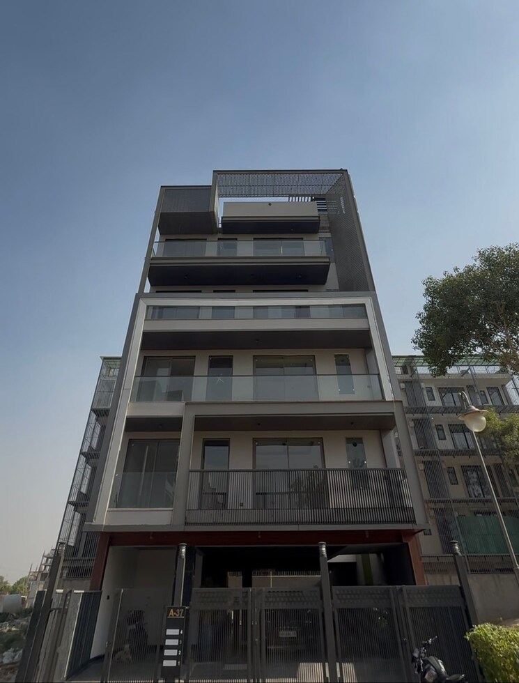 Exterior View, emaar-mgf-emerald-hills 4 Bedroom 2400 Sq.Ft. Builder Floor In Sector 65 Gurgaon 8853112