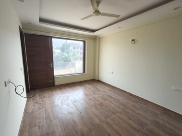 Room in 4 BHK Apartment at SS Mayfield Gardens, Sector 51 – for Rent