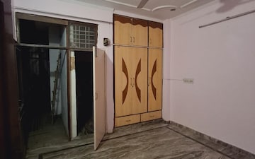 2 BHK Apartment For Rent in Senior Mall, Sector 18