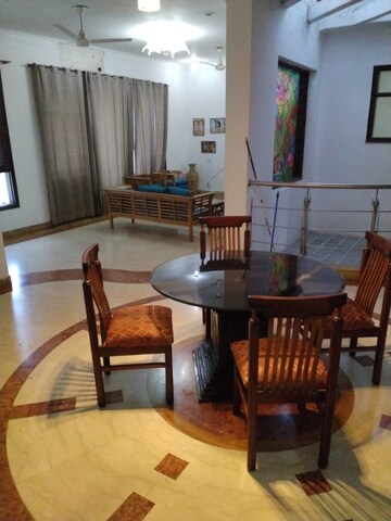 Living Room in 3 BHK Builder Floor at Sector 26 – for Rent