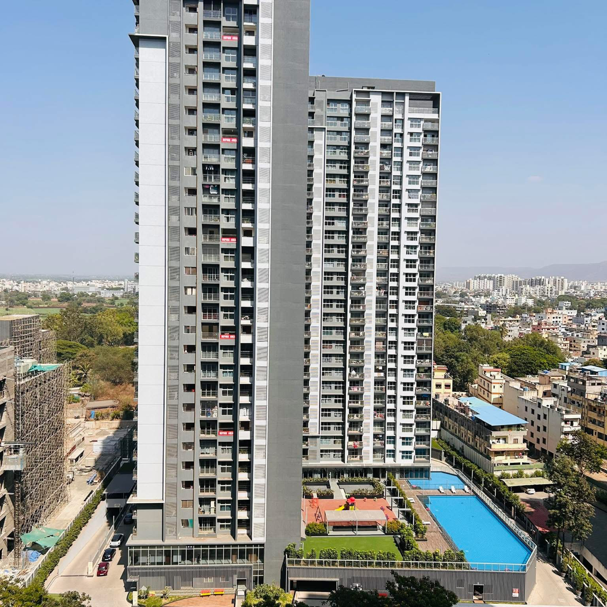 2 BHK + Extra Room Apartment For Sale in Amanora Ascent Towers