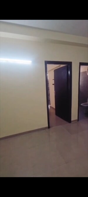 Room in 6 BHK Independent House at RWA Apartments Sector 50, Sector 50 – for Sale