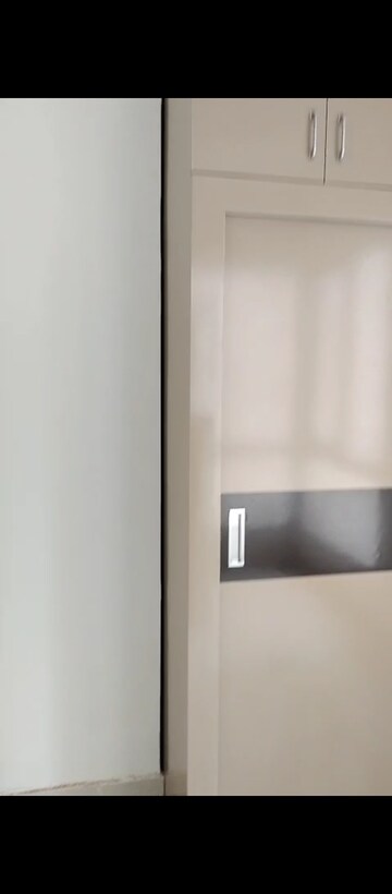 Room in 2 BHK Apartment at Signature The Millennia 2, Sector 37d – for Rent