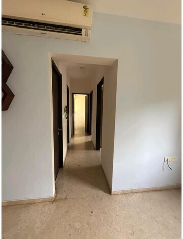 Room in 3 BHK Apartment at Runwal Pearl, Manpada – for Rent